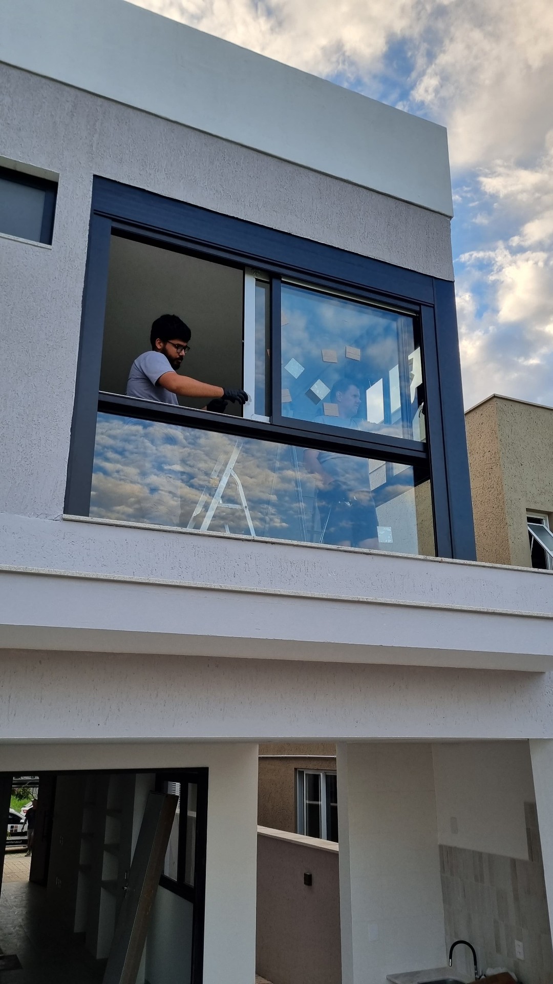 Caixilho fixo com vidro insulado em obra da Ventana Sul no Campeche
